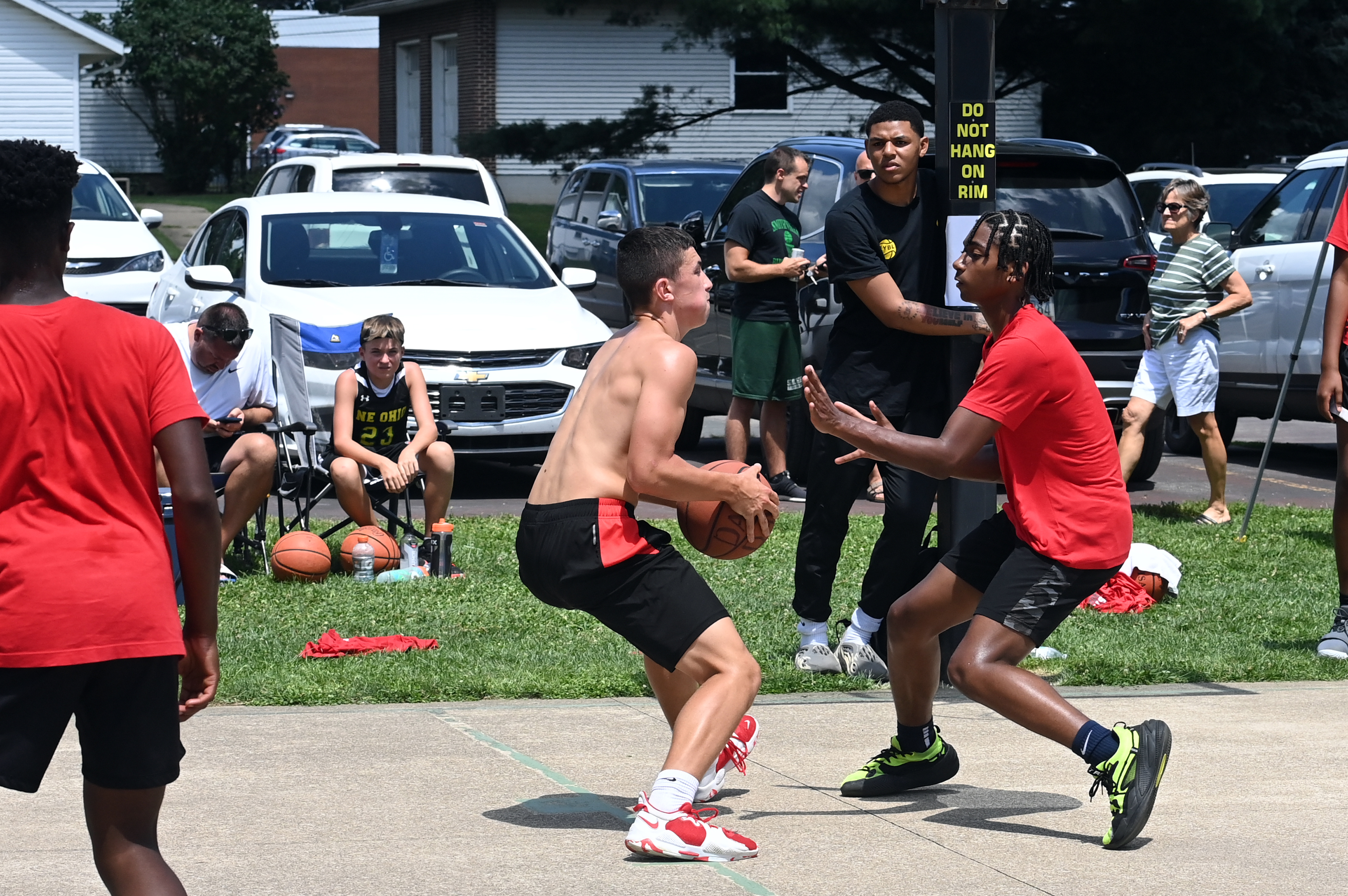 %_tempFileNamedog-days-basketball-2022_6342%