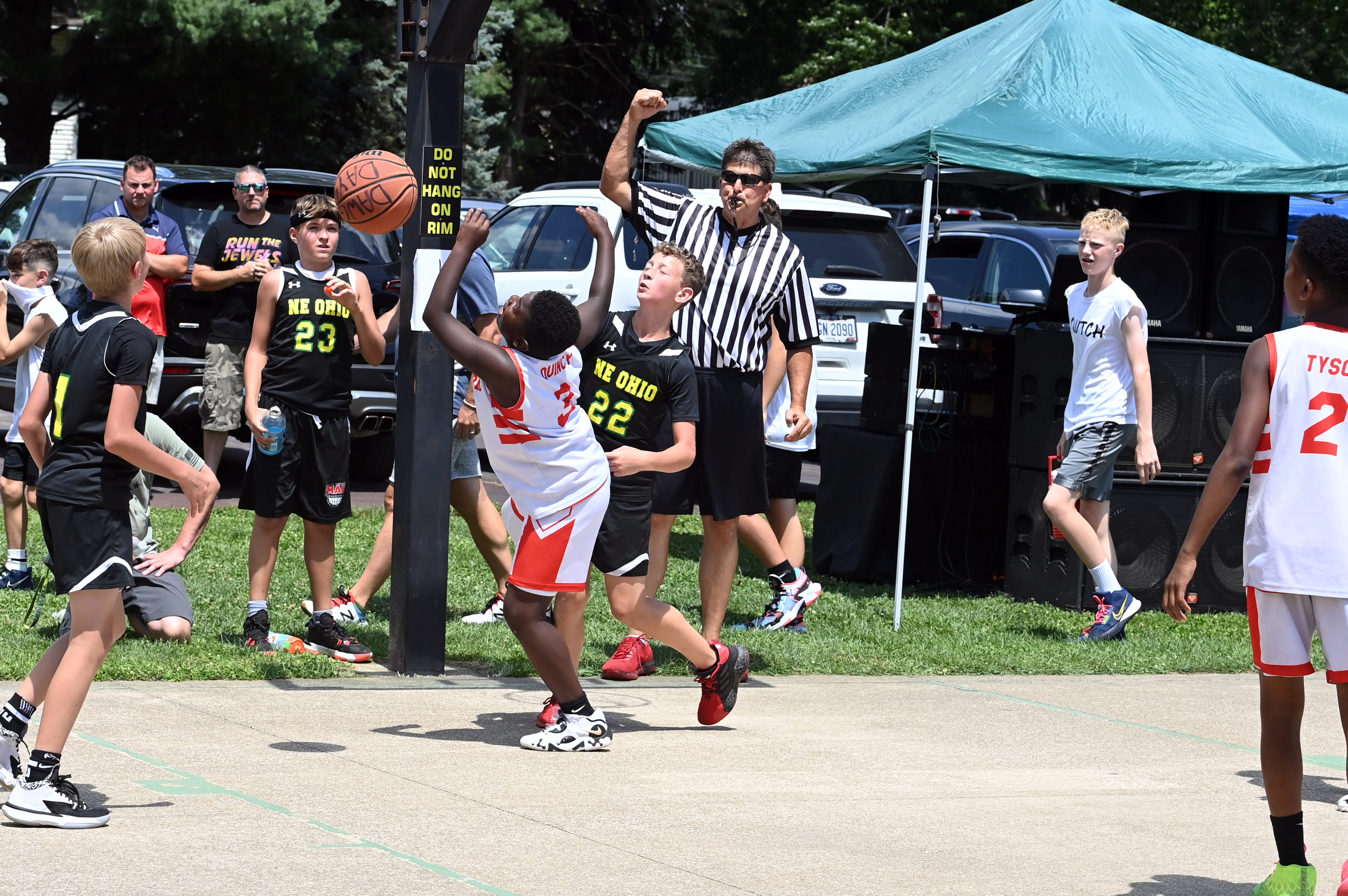 %_tempFileNamedog-days-basketball-2022_7256%