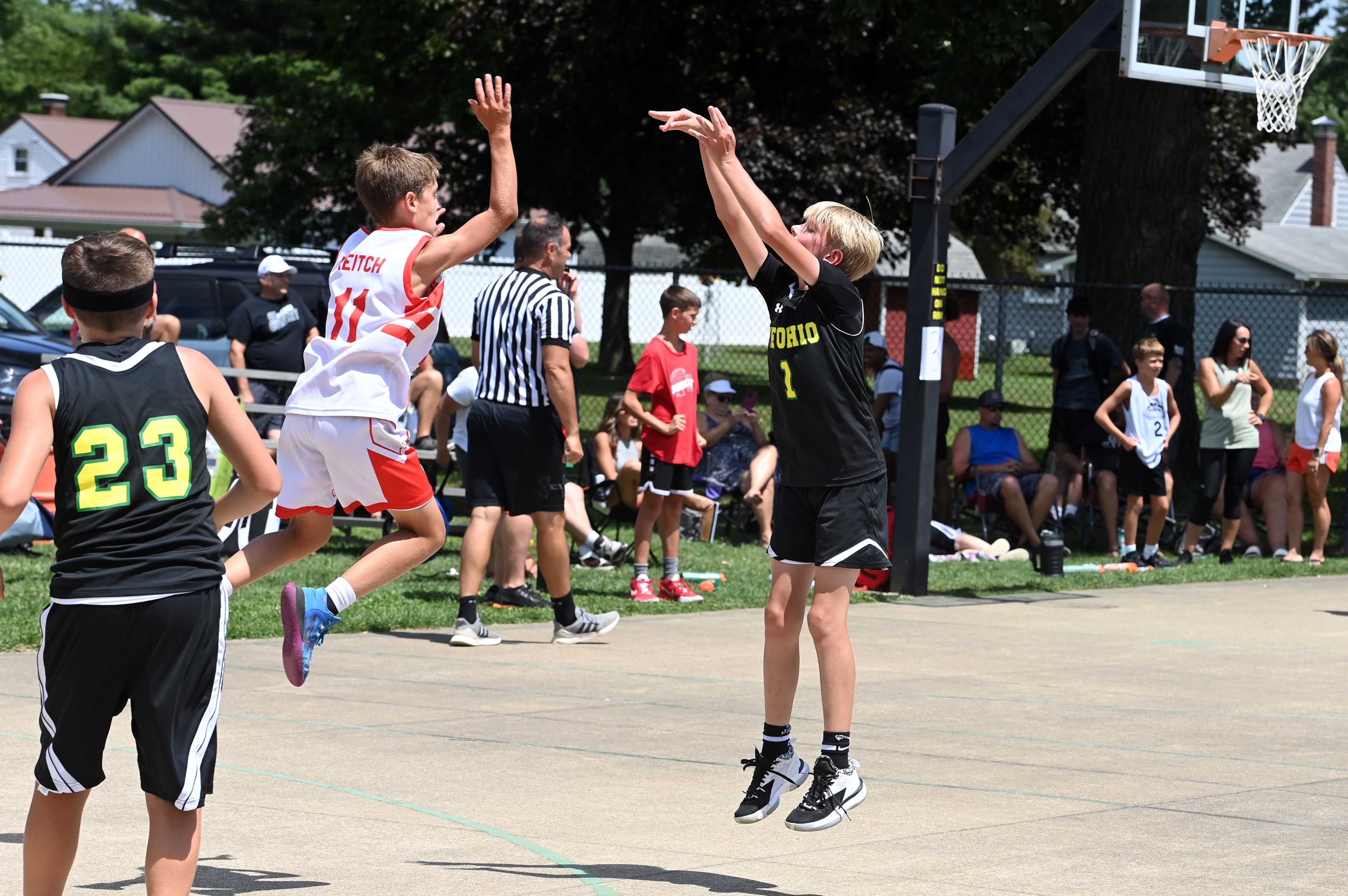 %_tempFileNamedog-days-basketball-2022_7276%