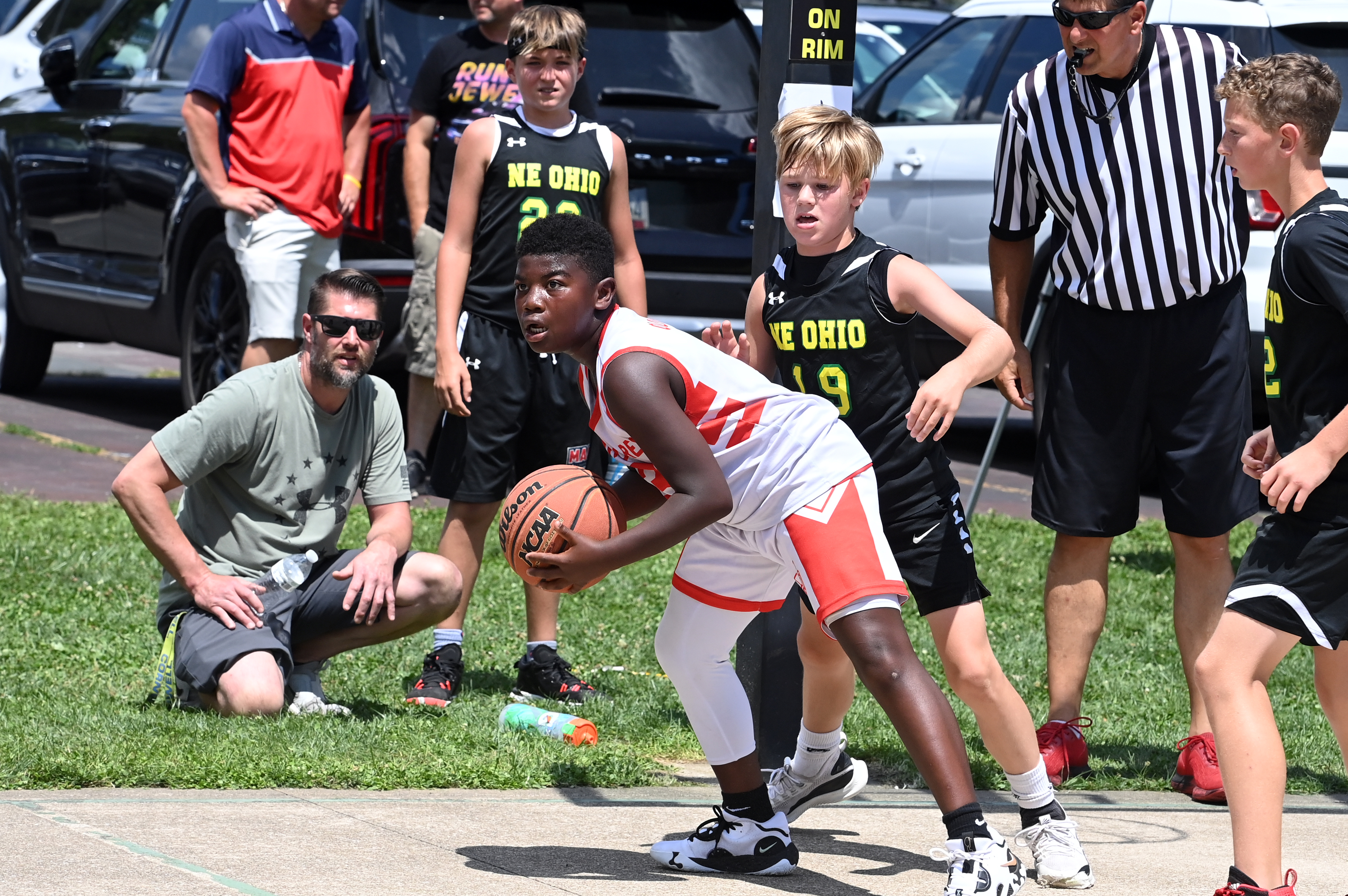 %_tempFileNamedog-days-basketball-2022_7379%