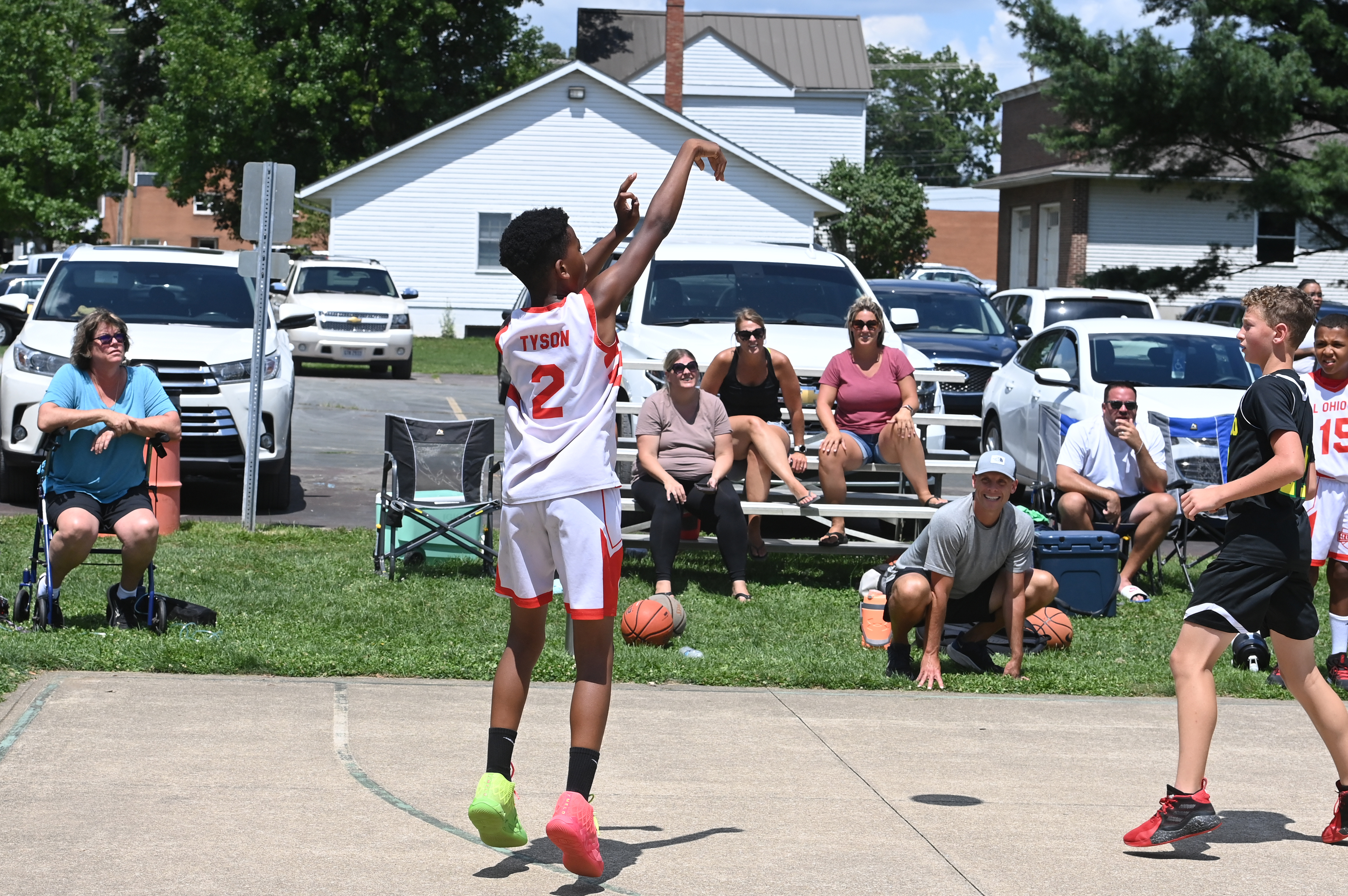 %_tempFileNamedog-days-basketball-2022_7385%
