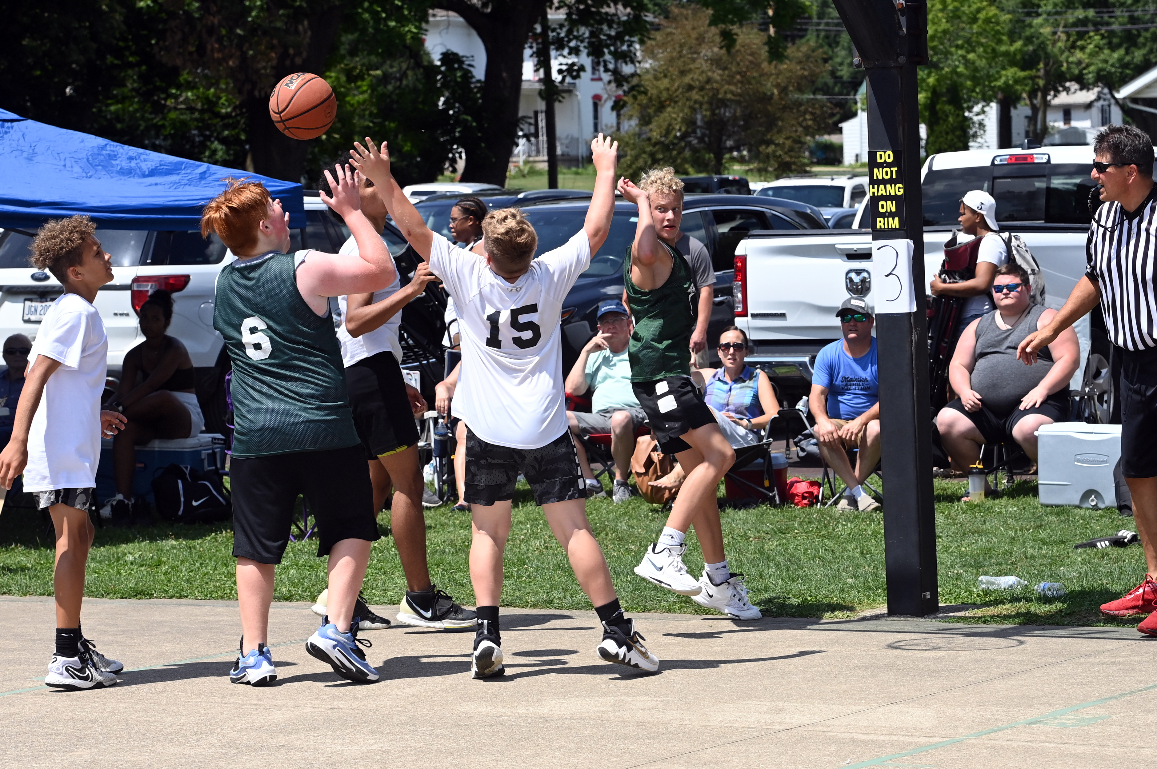 %_tempFileNamedog-days-basketball-2022_7983%