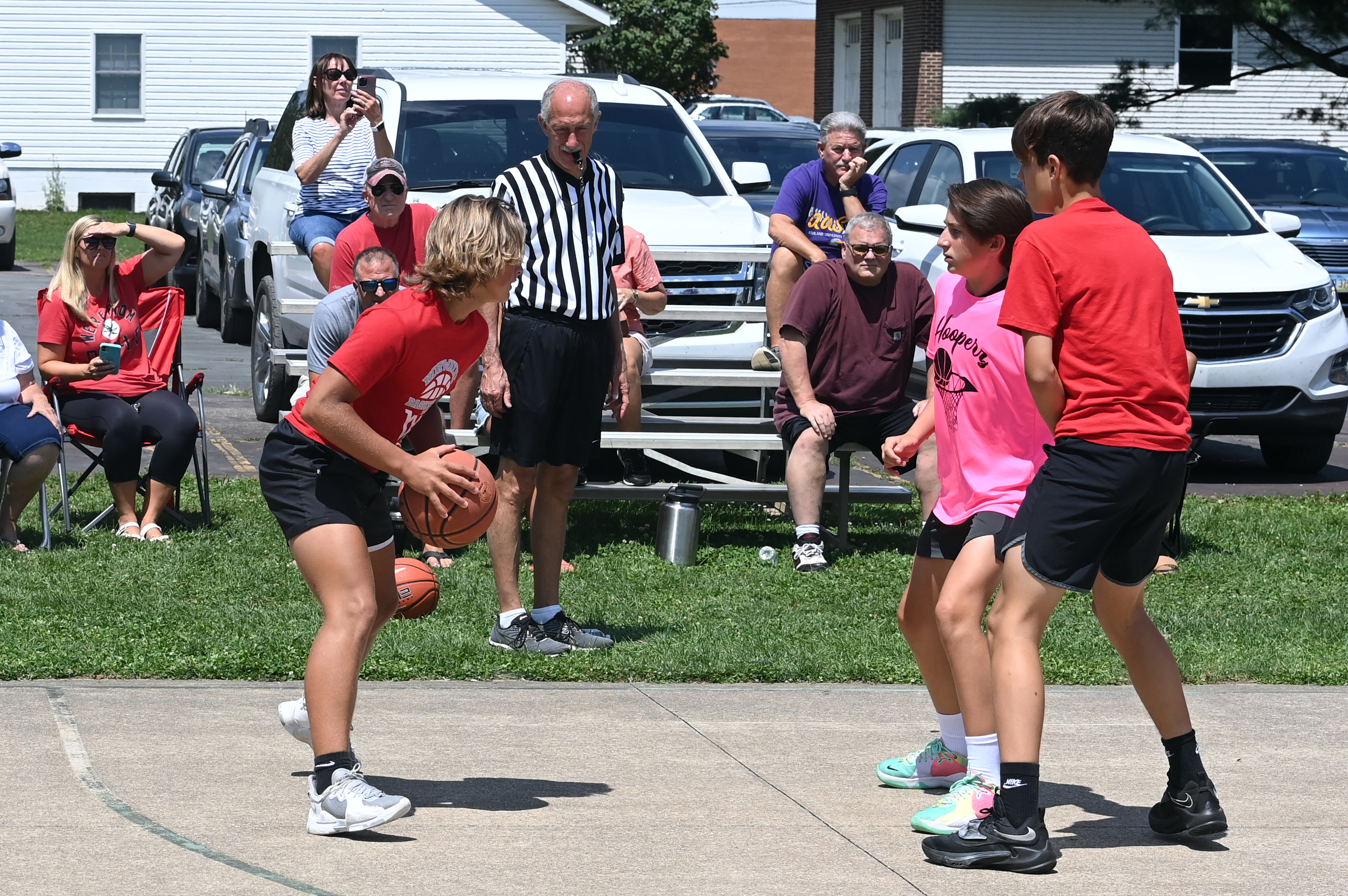 %_tempFileNamedog-days-basketball-2022_7995%
