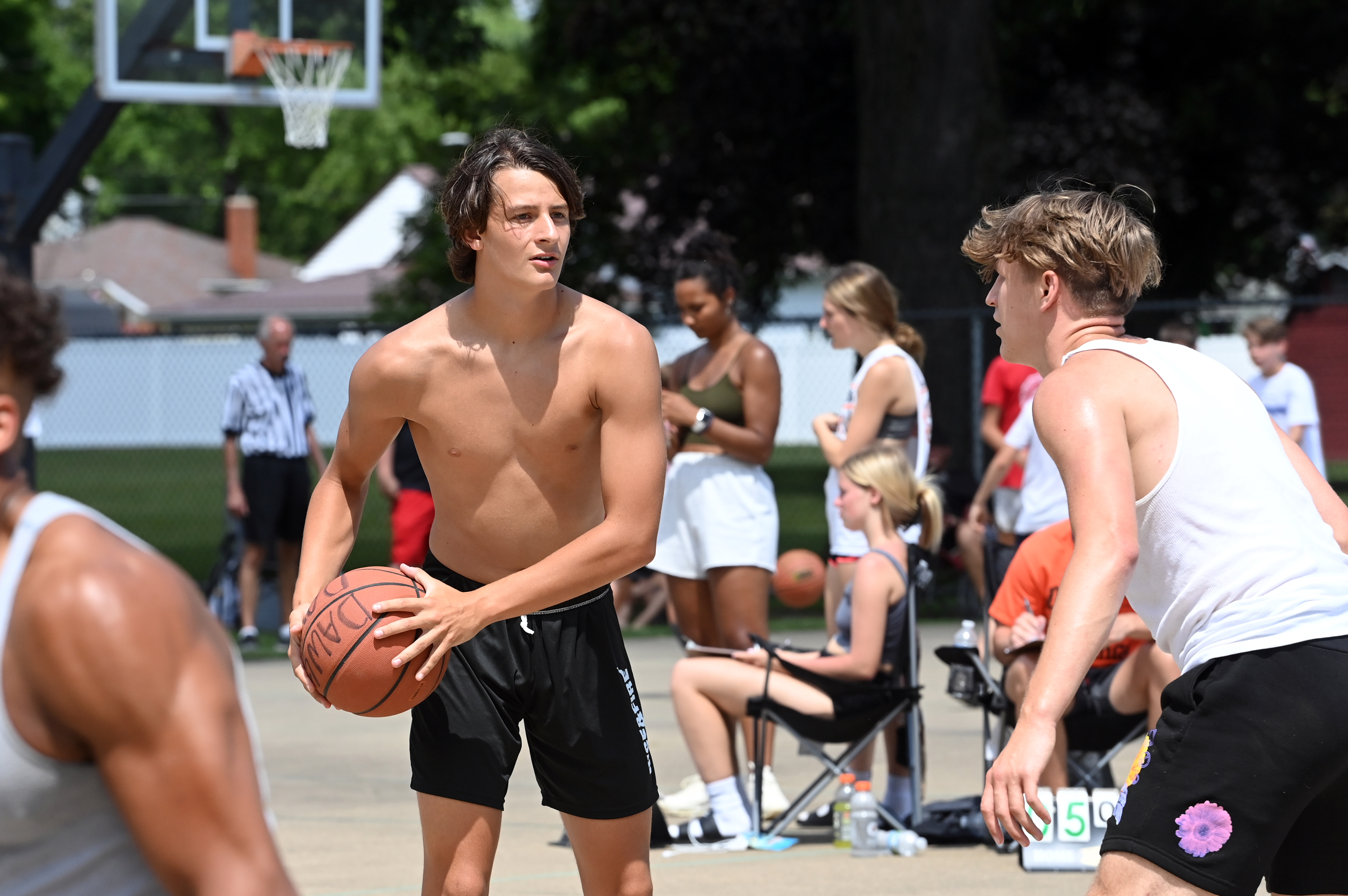 %_tempFileNamedog-days-basketball-2022_8455%
