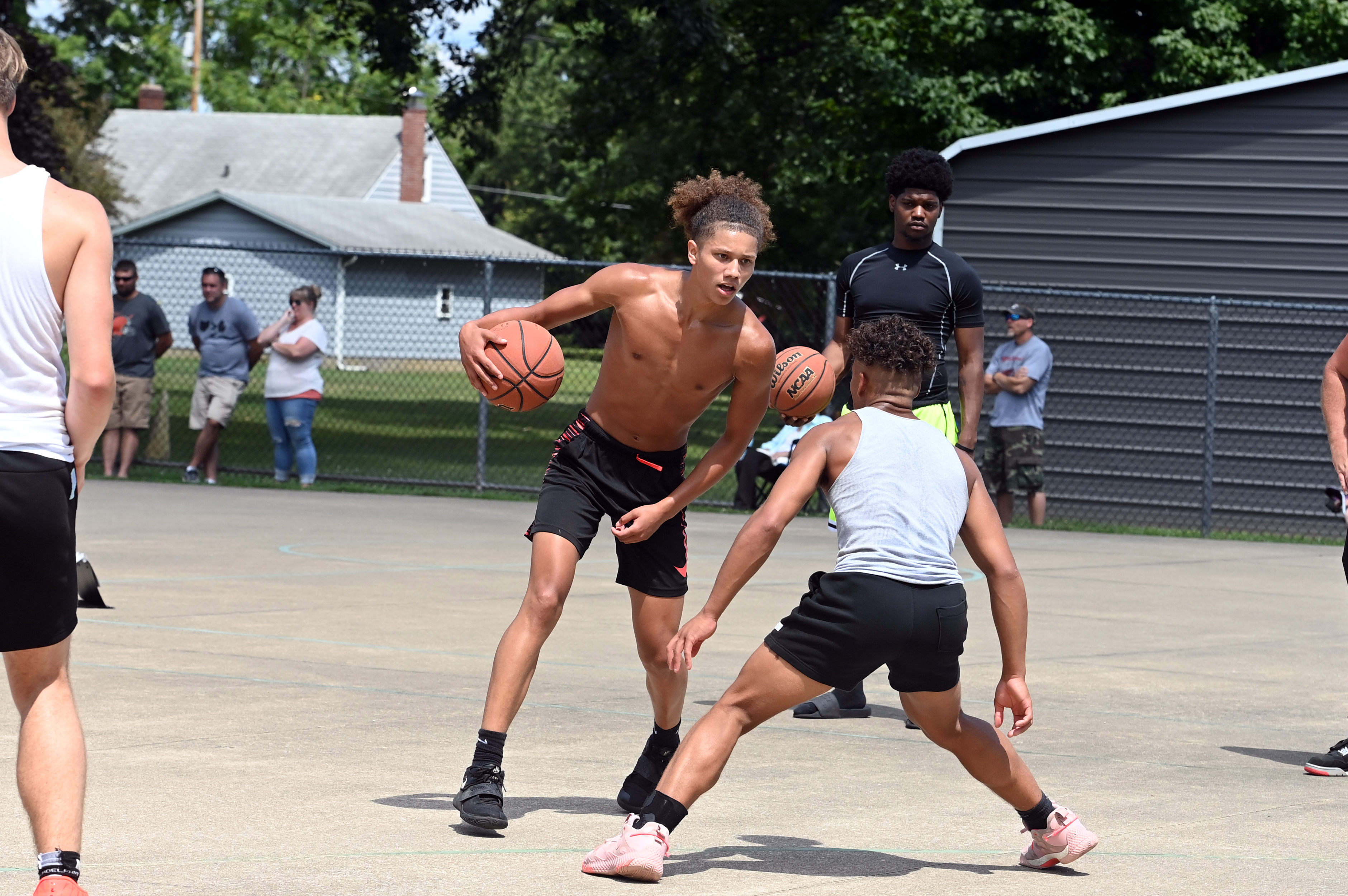 %_tempFileNamedog-days-basketball-2022_8461%