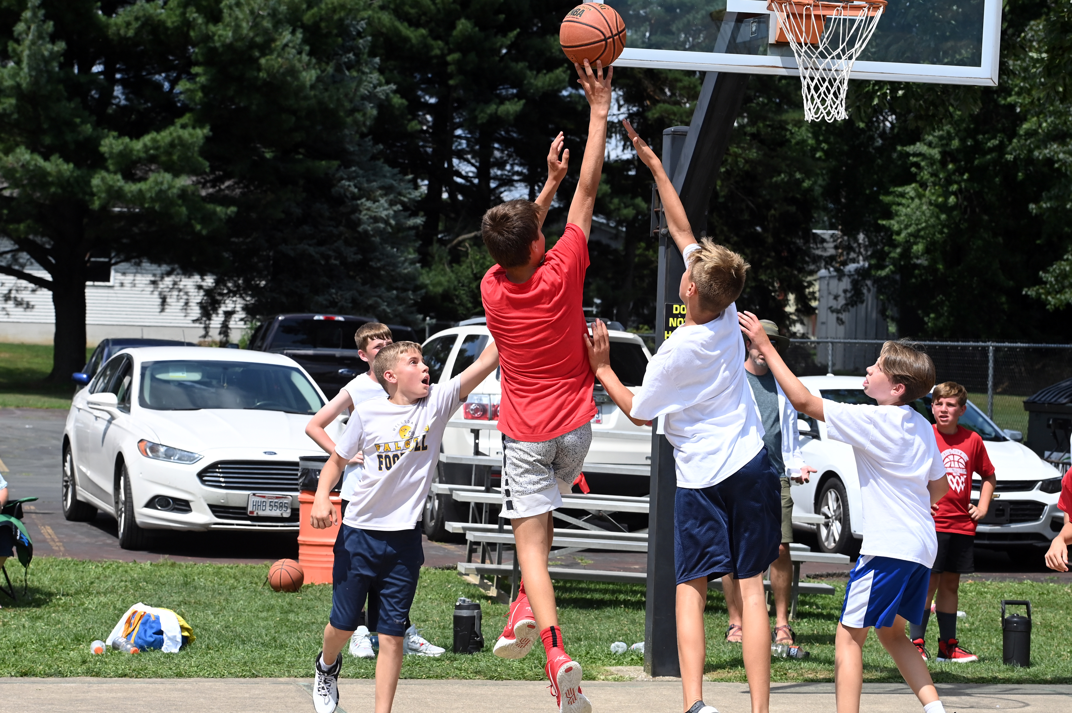 %_tempFileNamedog-days-basketball-2022_8803%