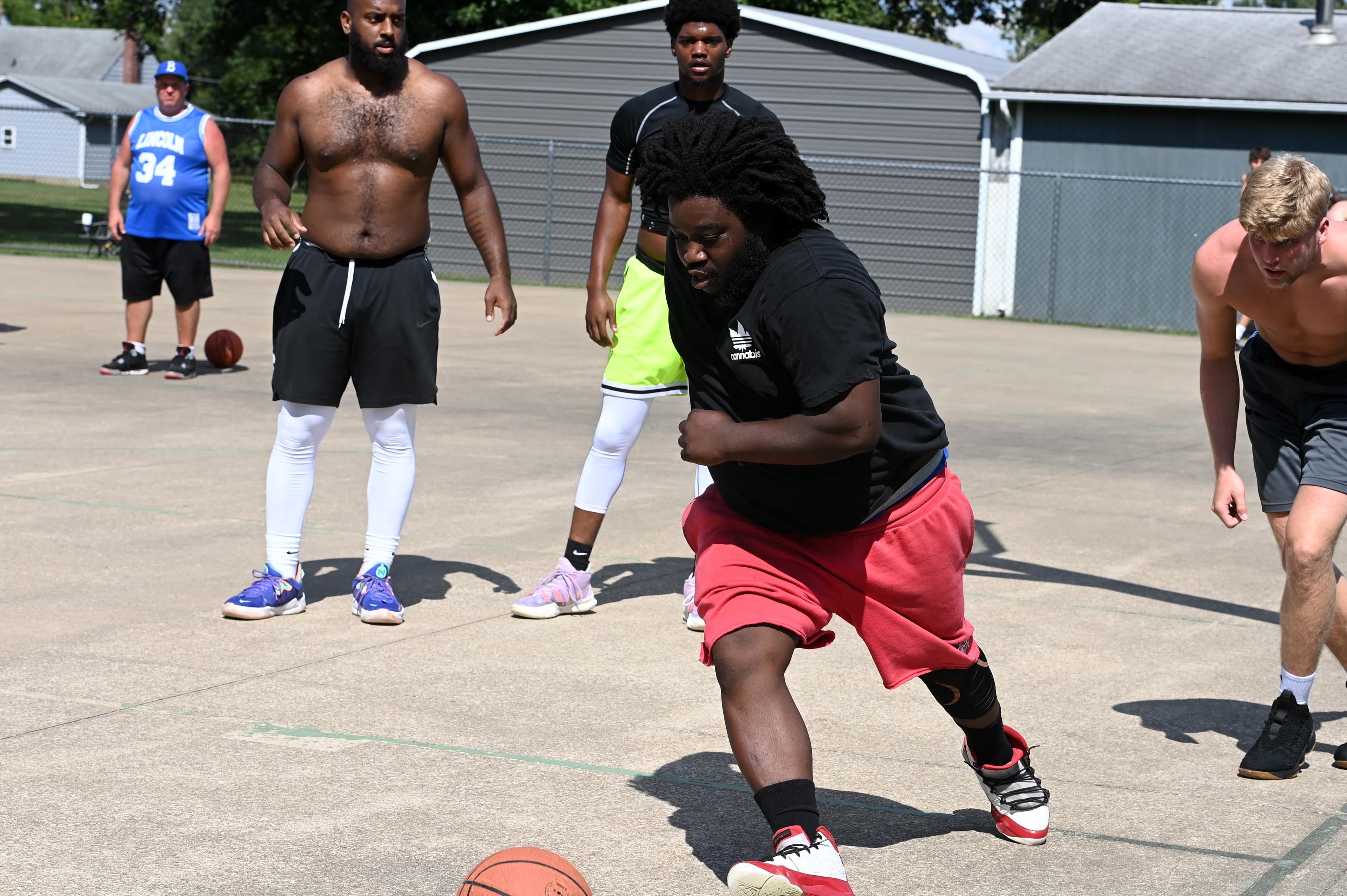 %_tempFileNamedog-days-basketball-2022_0236%