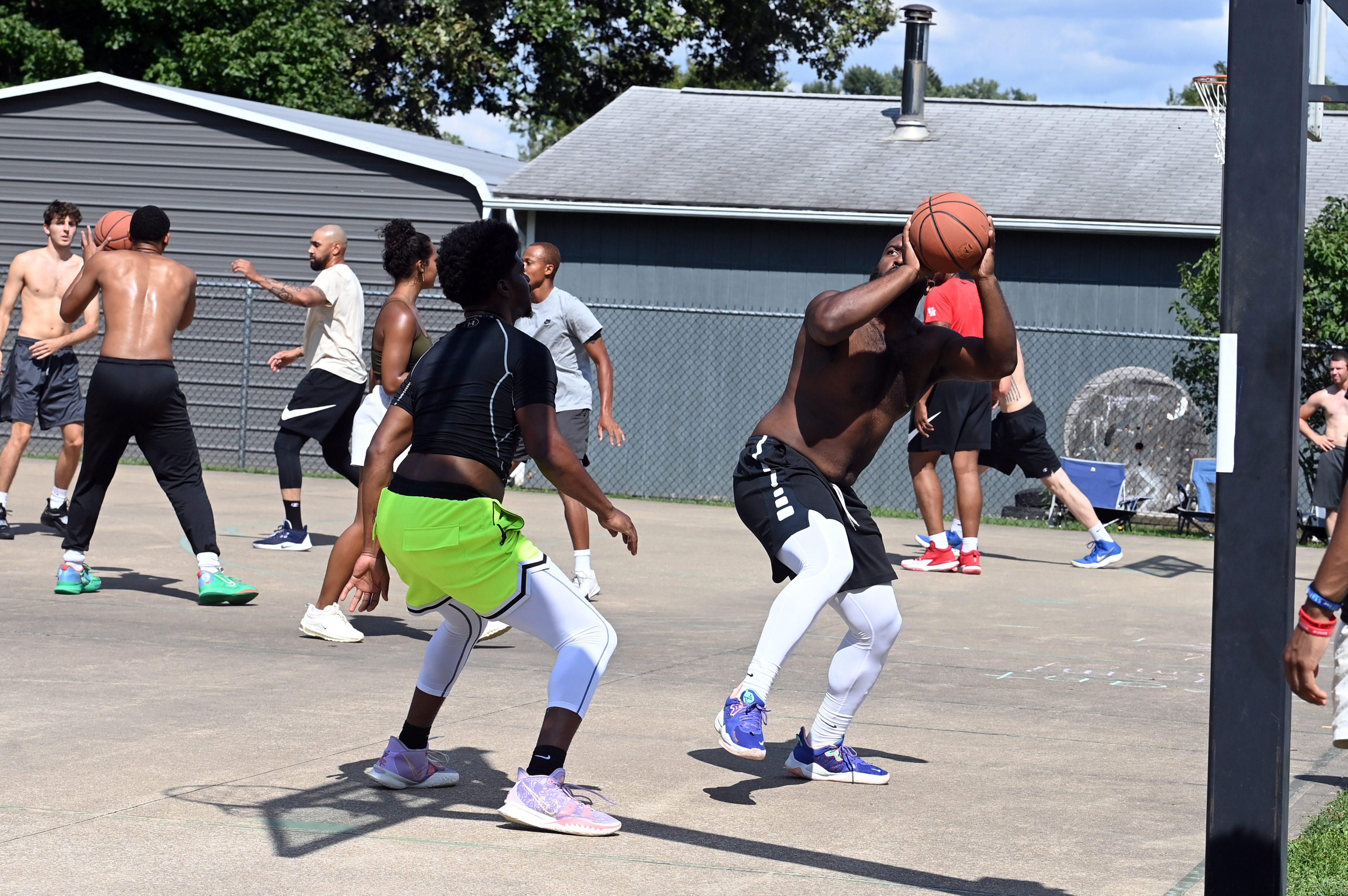 %_tempFileNamedog-days-basketball-2022_0251%