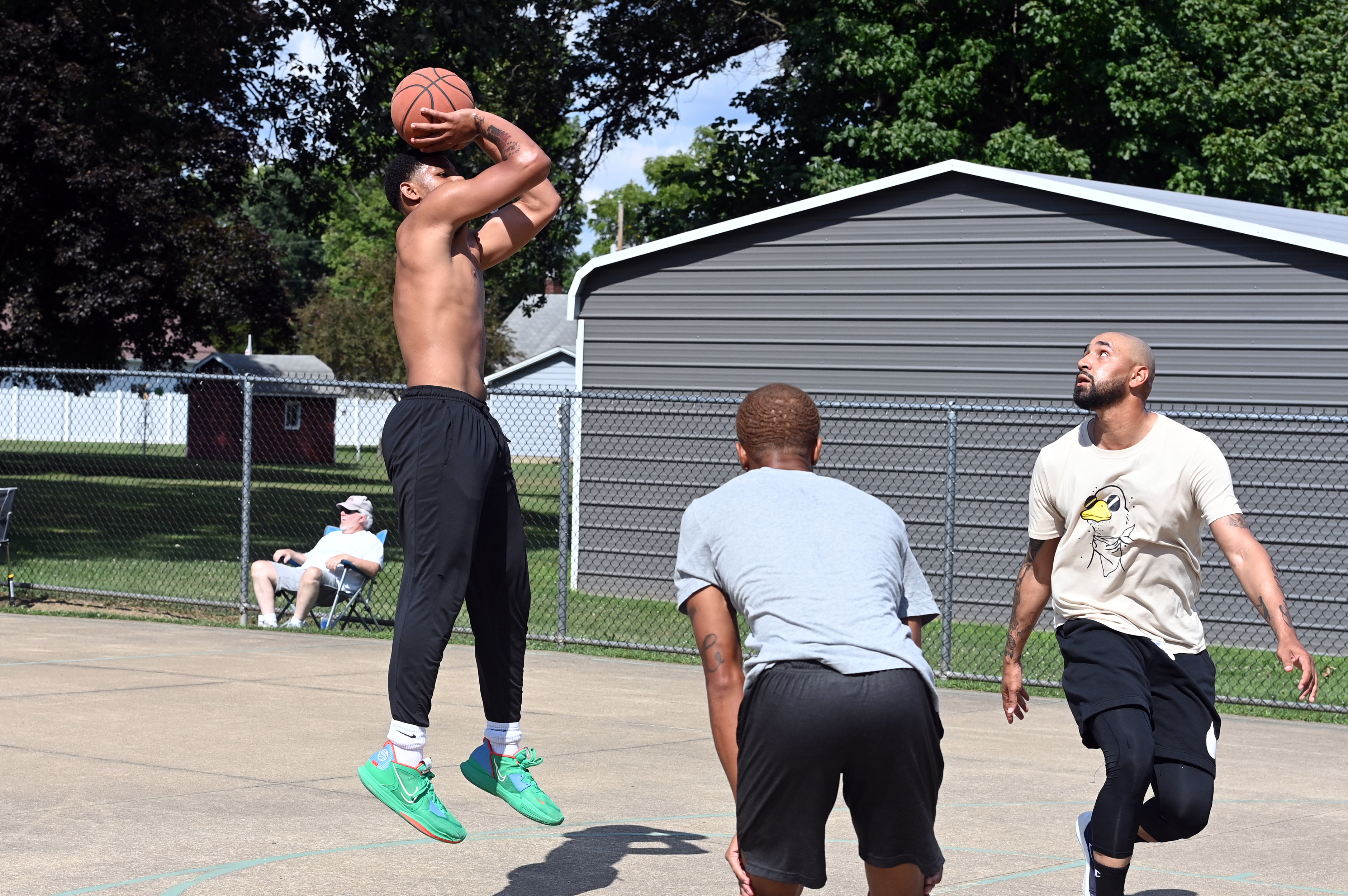 %_tempFileNamedog-days-basketball-2022_0409%
