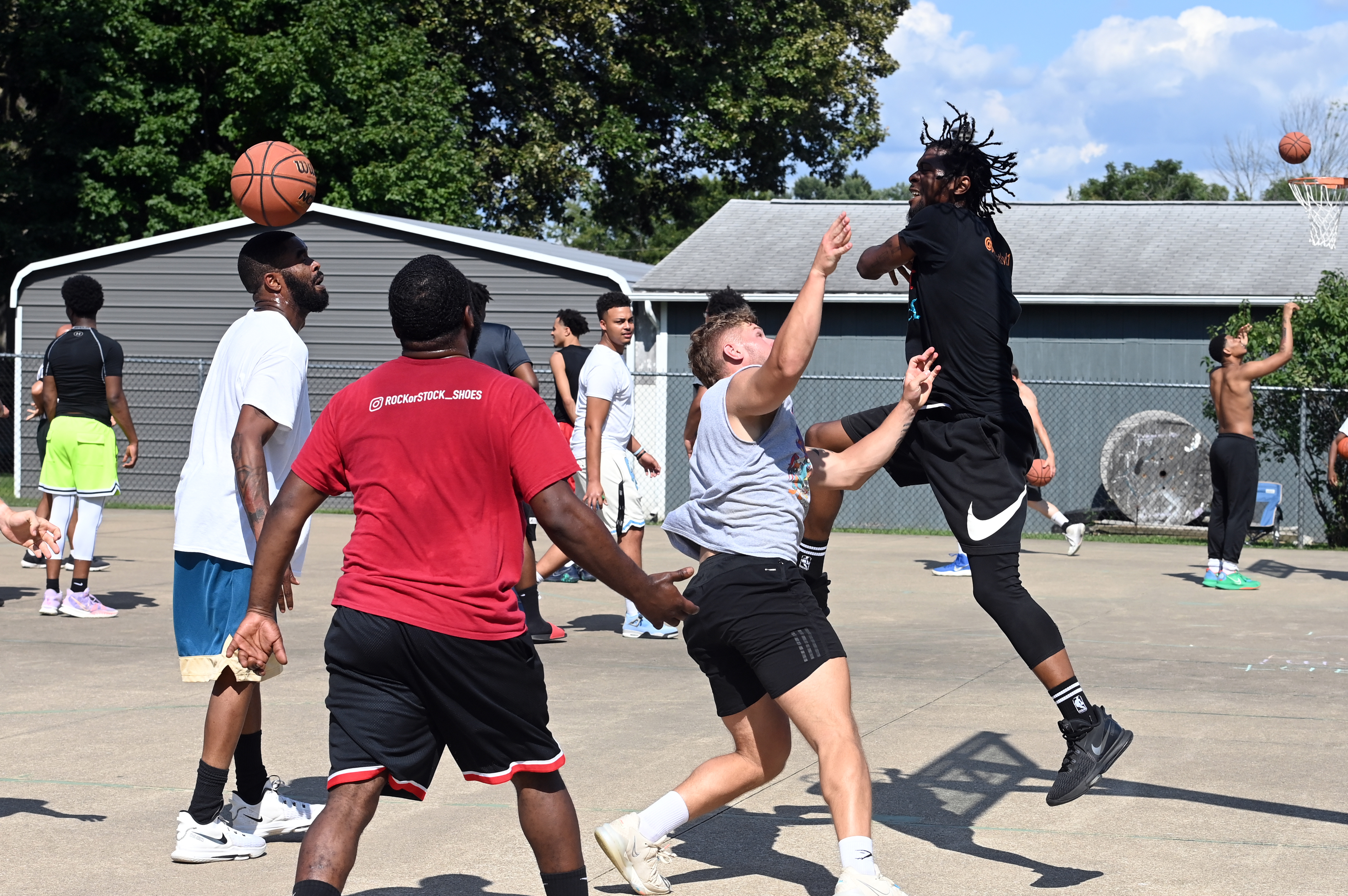 %_tempFileNamedog-days-basketball-2022_1177%