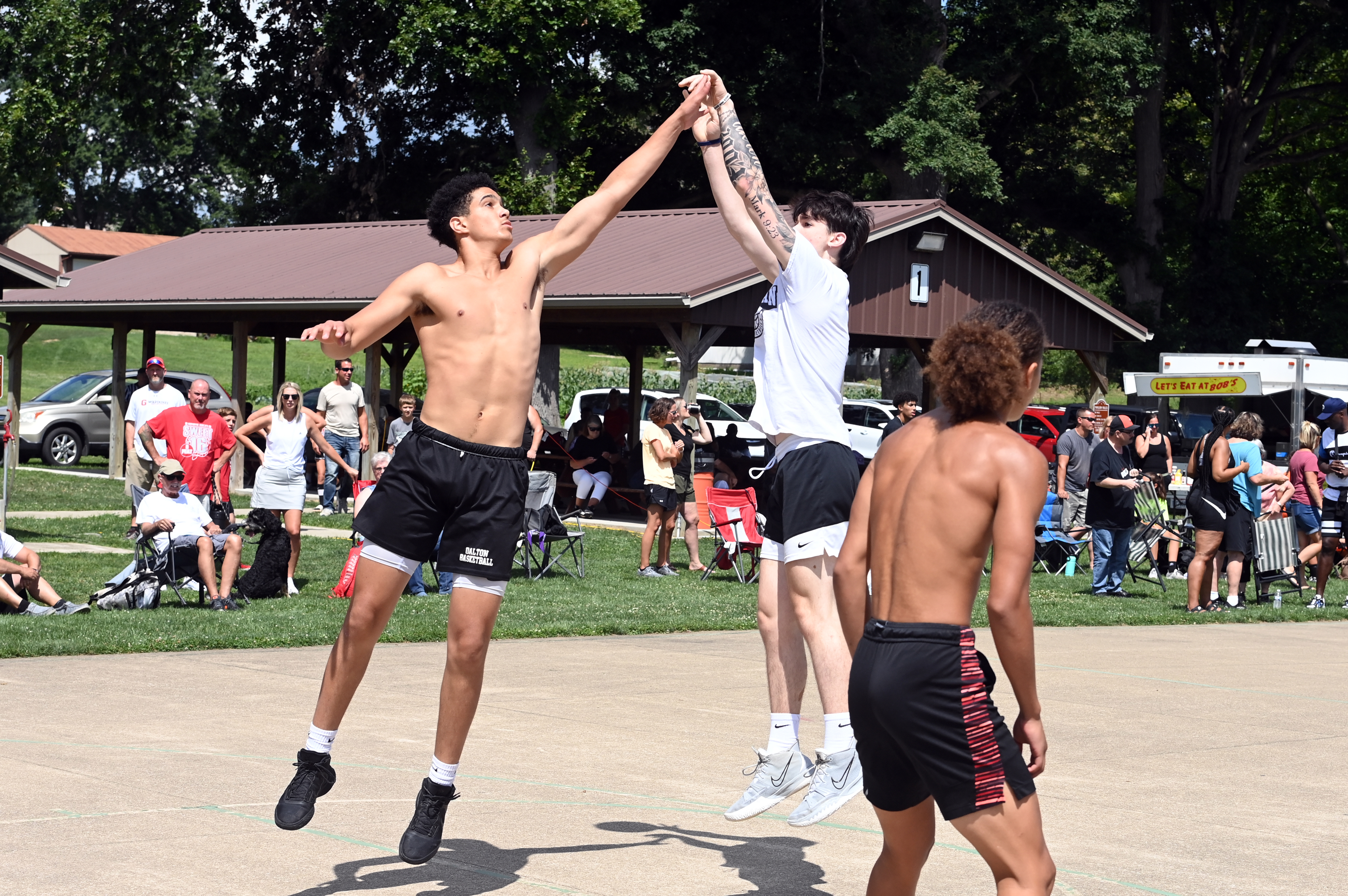 %_tempFileNamedog-days-basketball-2022_4287%