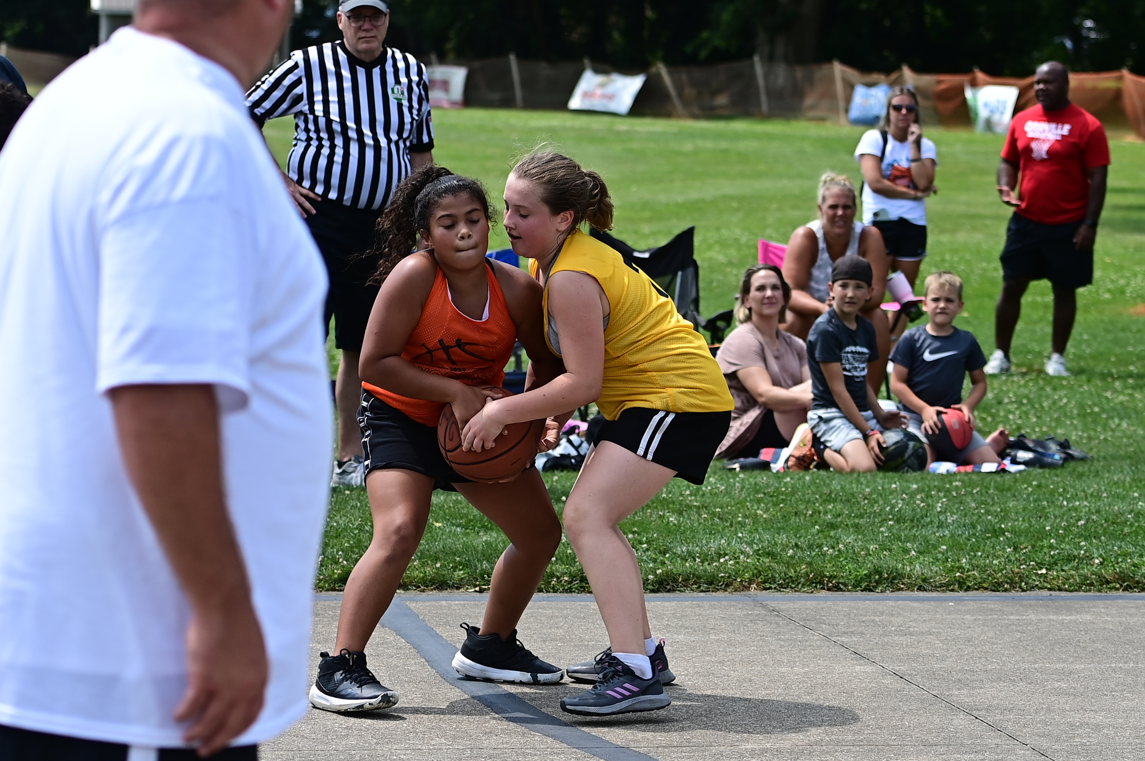 %_tempFileNamedog_days_basketball_3440%